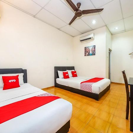 Oyo 89763 Bluewater Hotel Mersing Kültér fotó
