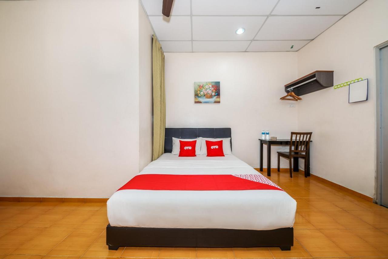 Oyo 89763 Bluewater Hotel Mersing Kültér fotó