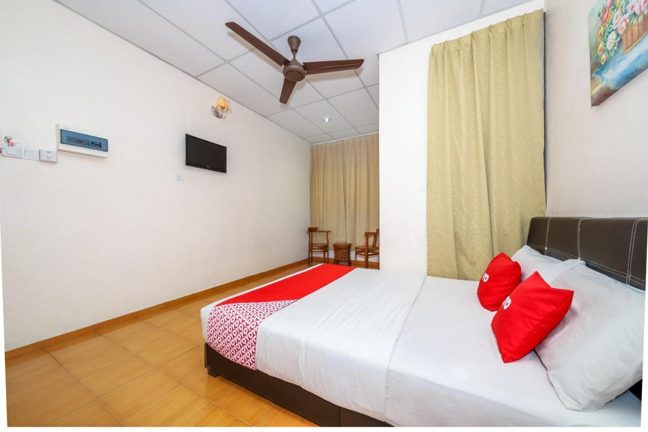 Oyo 89763 Bluewater Hotel Mersing Kültér fotó