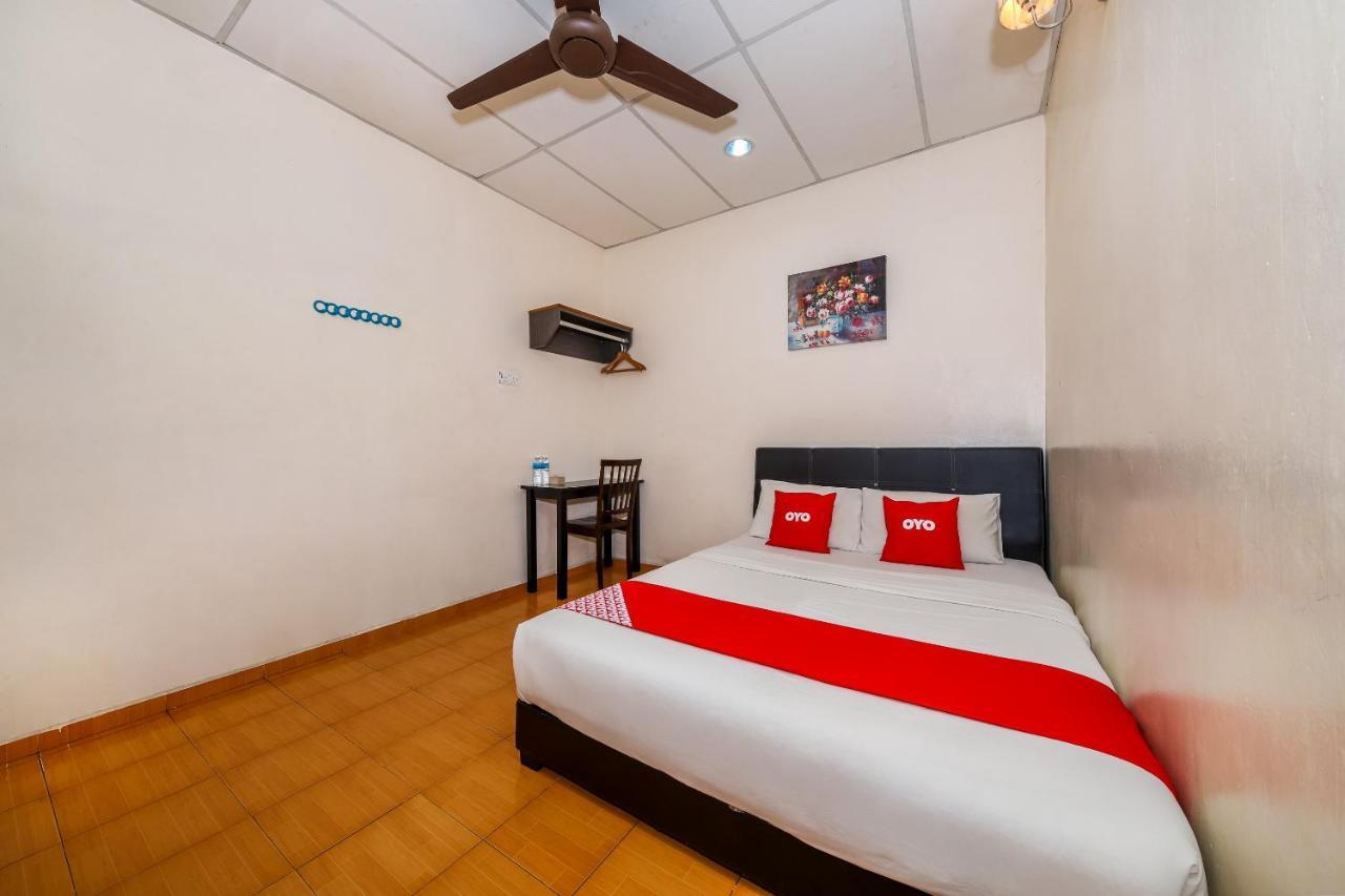 Oyo 89763 Bluewater Hotel Mersing Kültér fotó