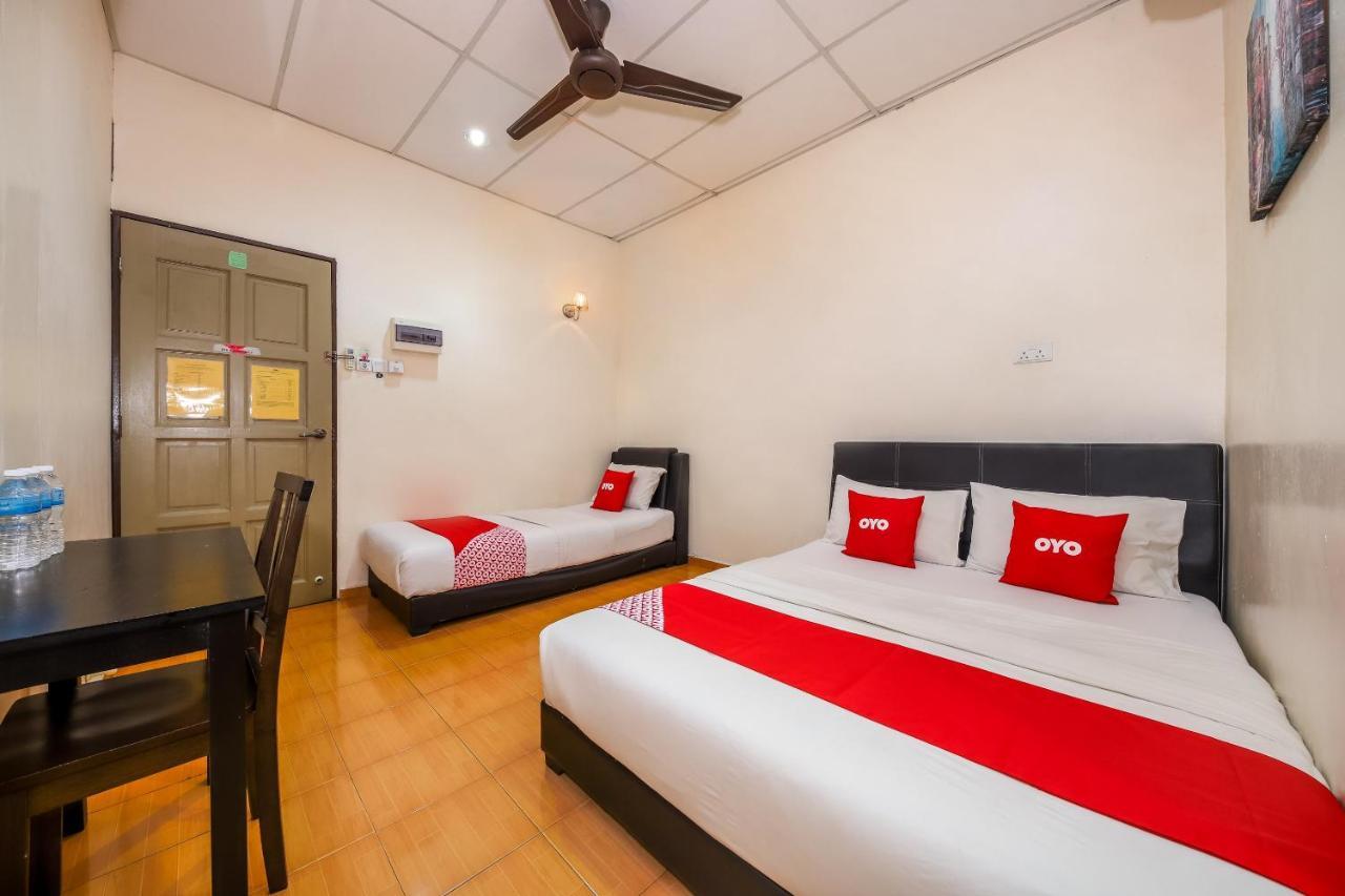 Oyo 89763 Bluewater Hotel Mersing Kültér fotó