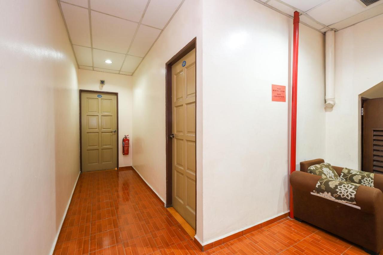 Oyo 89763 Bluewater Hotel Mersing Kültér fotó