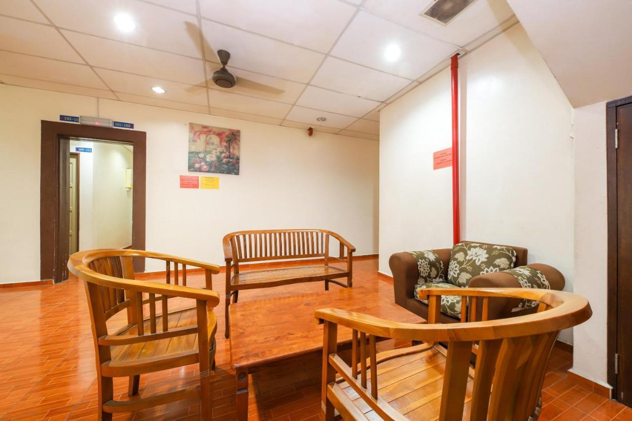 Oyo 89763 Bluewater Hotel Mersing Kültér fotó