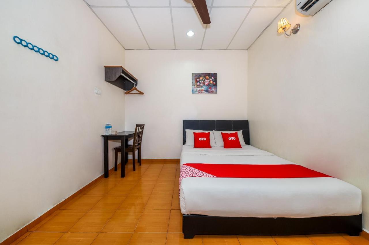 Oyo 89763 Bluewater Hotel Mersing Kültér fotó