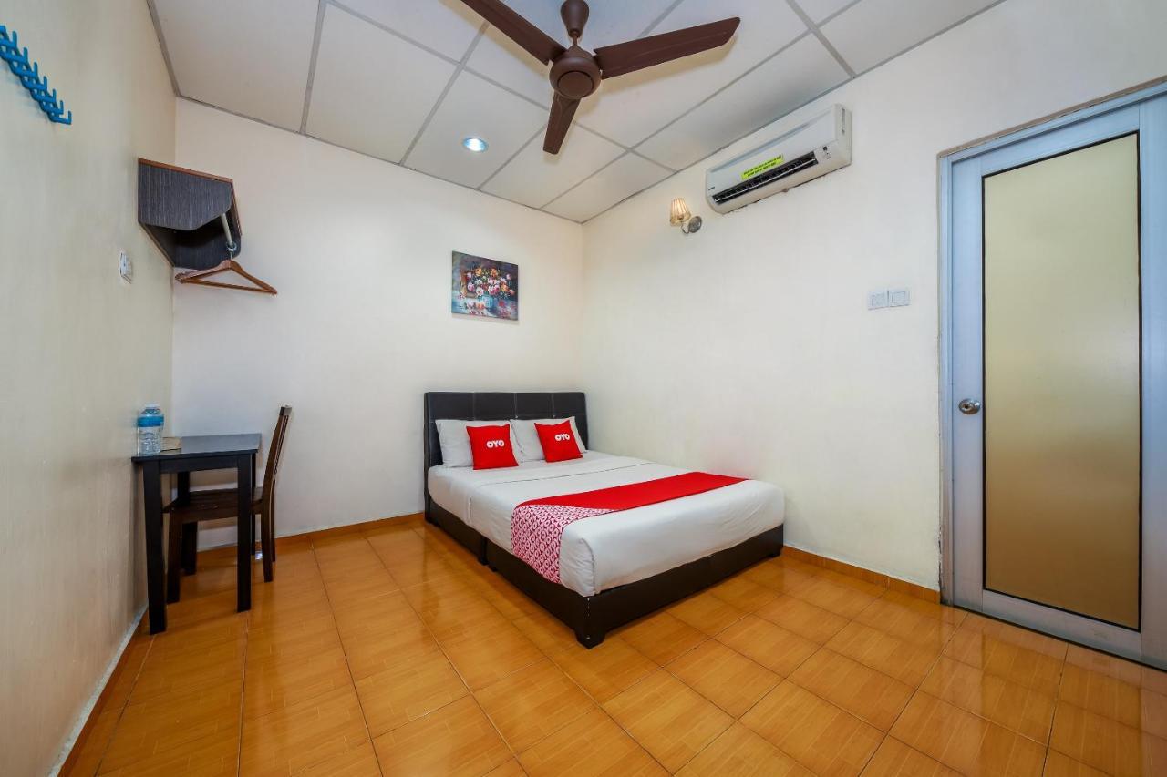 Oyo 89763 Bluewater Hotel Mersing Kültér fotó