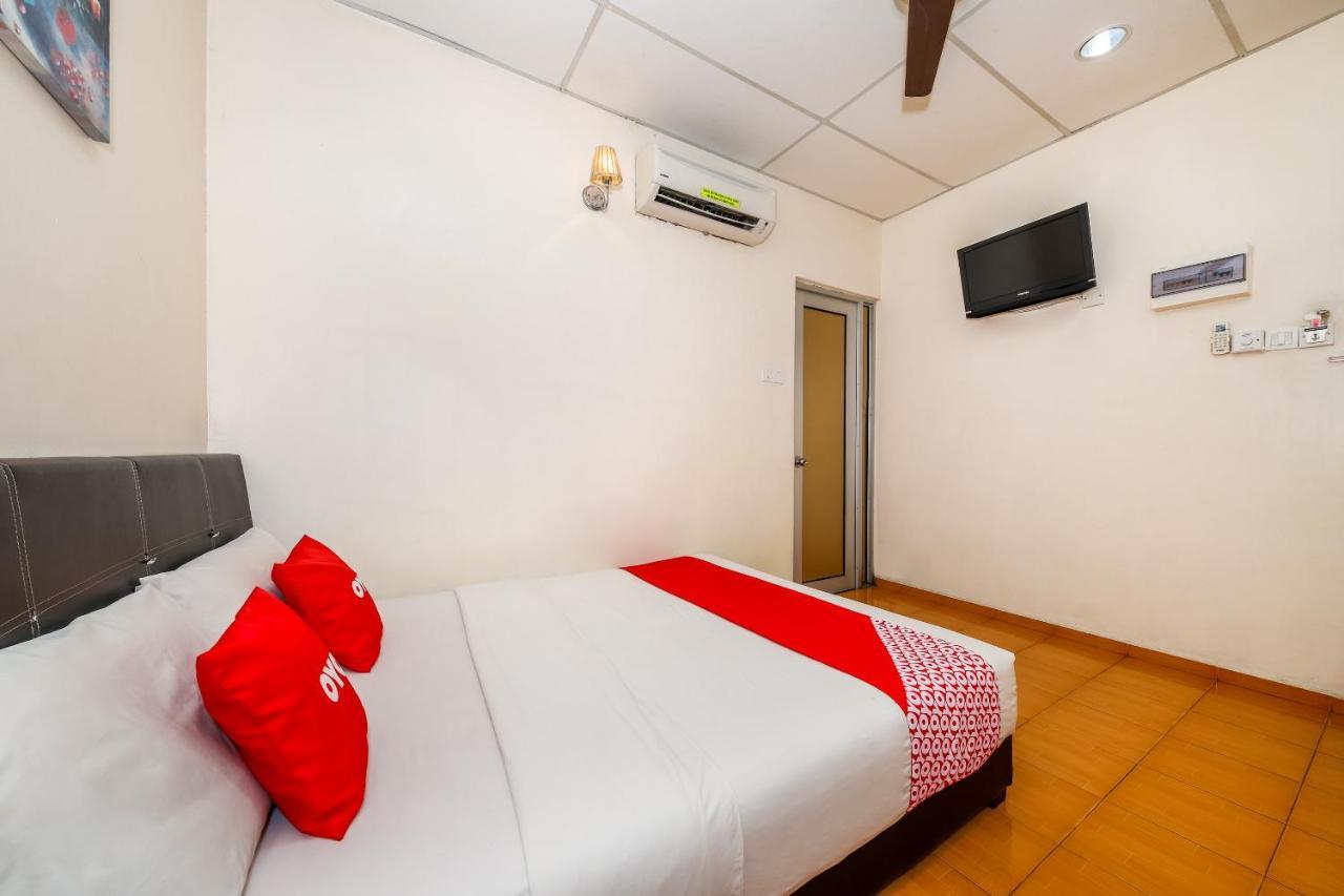Oyo 89763 Bluewater Hotel Mersing Kültér fotó