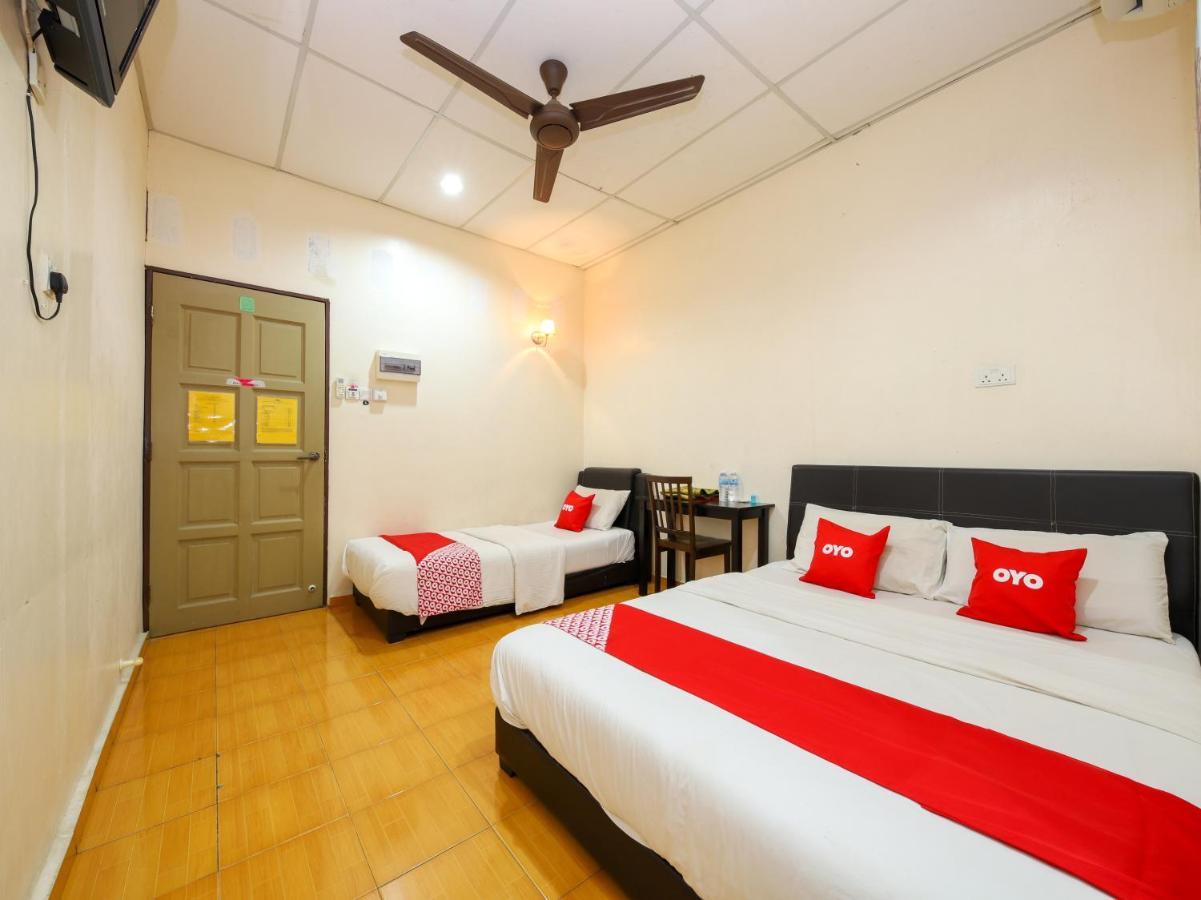 Oyo 89763 Bluewater Hotel Mersing Kültér fotó