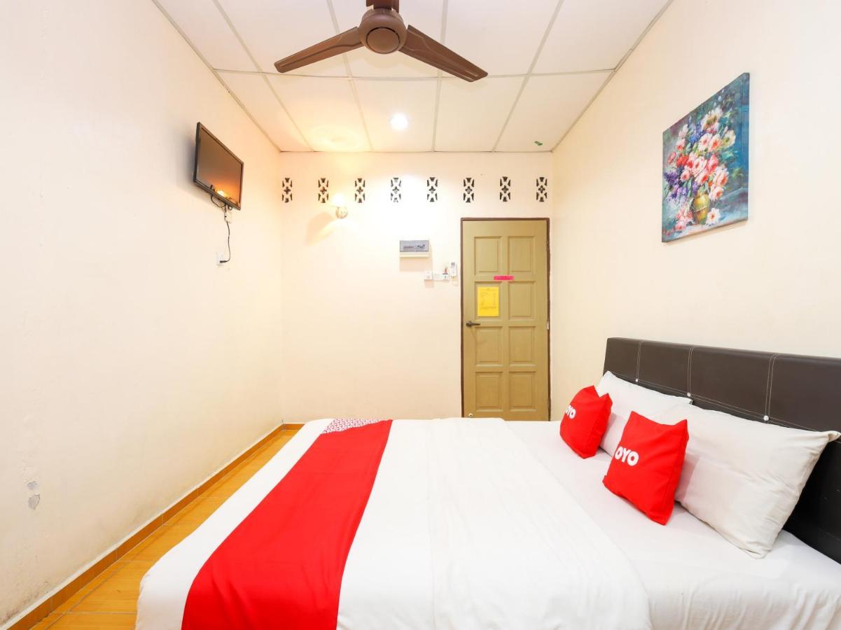 Oyo 89763 Bluewater Hotel Mersing Kültér fotó