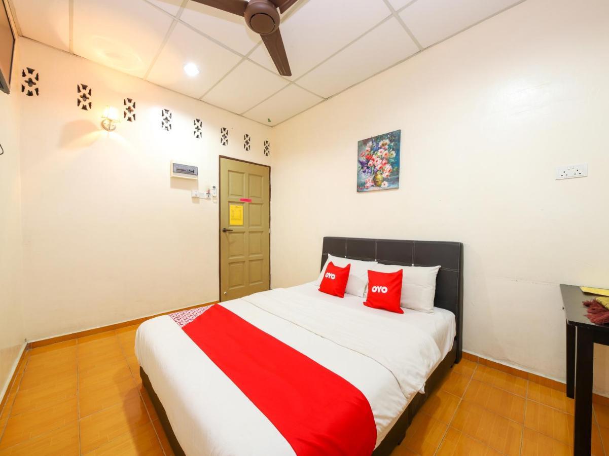Oyo 89763 Bluewater Hotel Mersing Kültér fotó