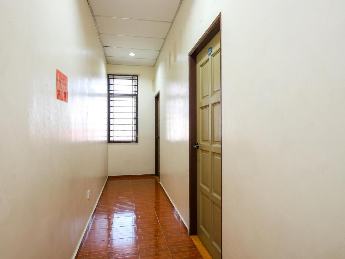 Oyo 89763 Bluewater Hotel Mersing Kültér fotó