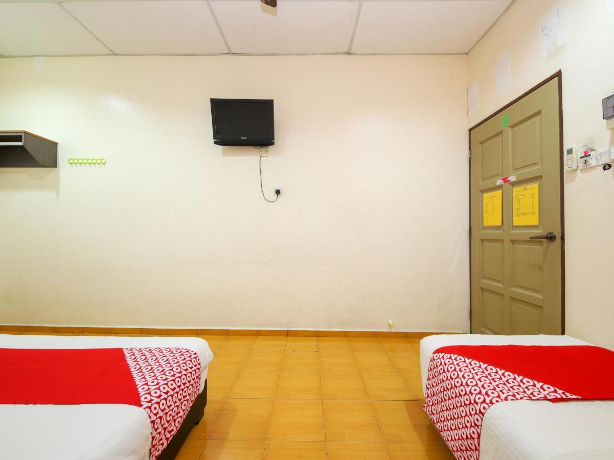 Oyo 89763 Bluewater Hotel Mersing Kültér fotó