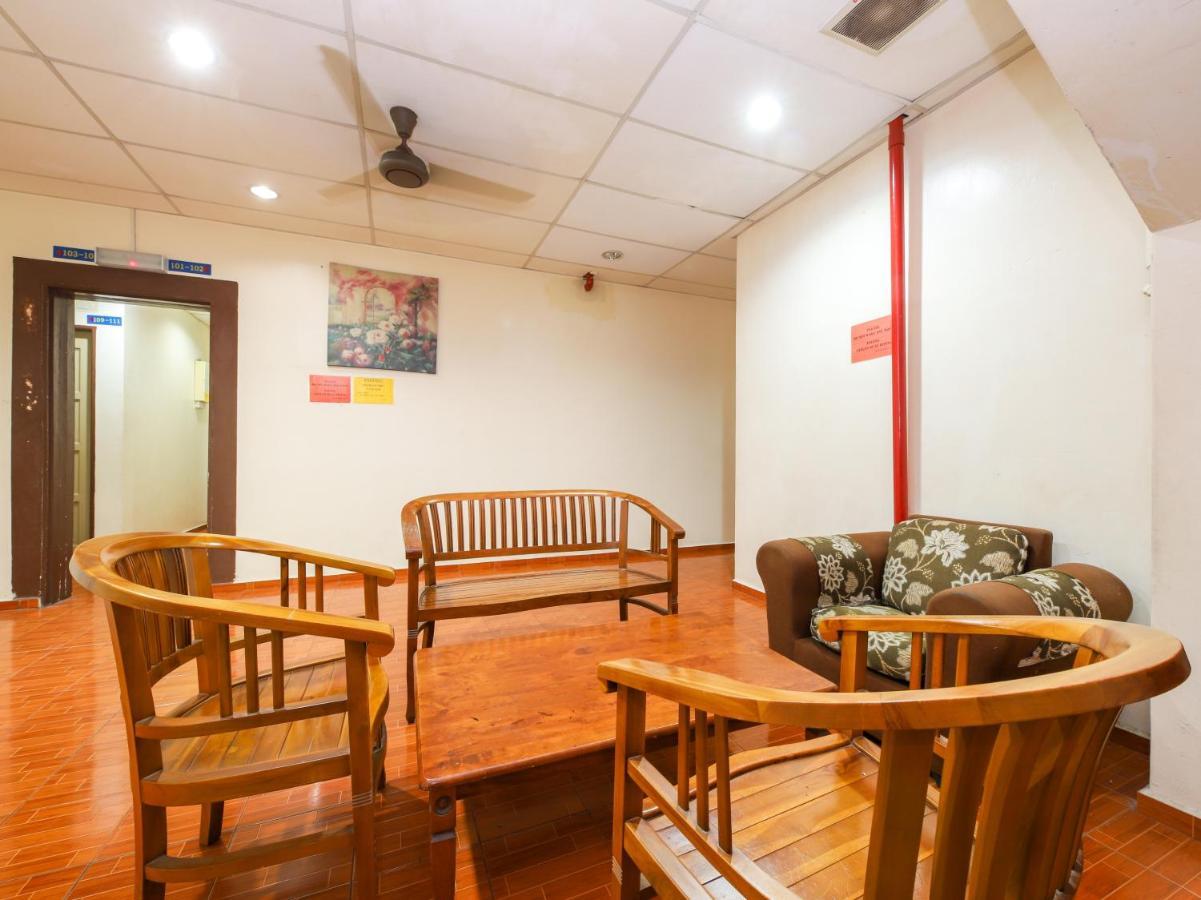 Oyo 89763 Bluewater Hotel Mersing Kültér fotó